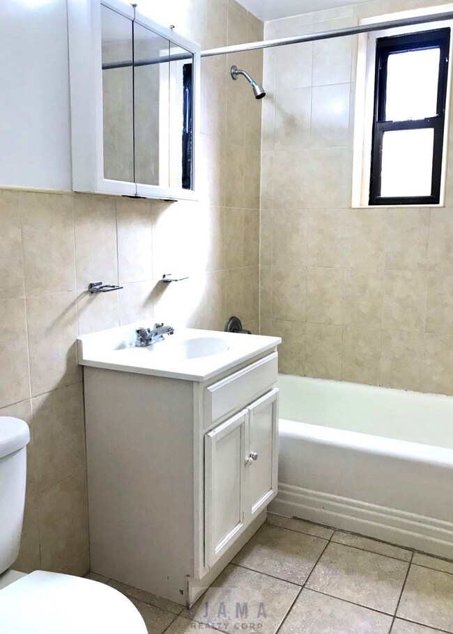 Foto del edificio - 117 E 86th St