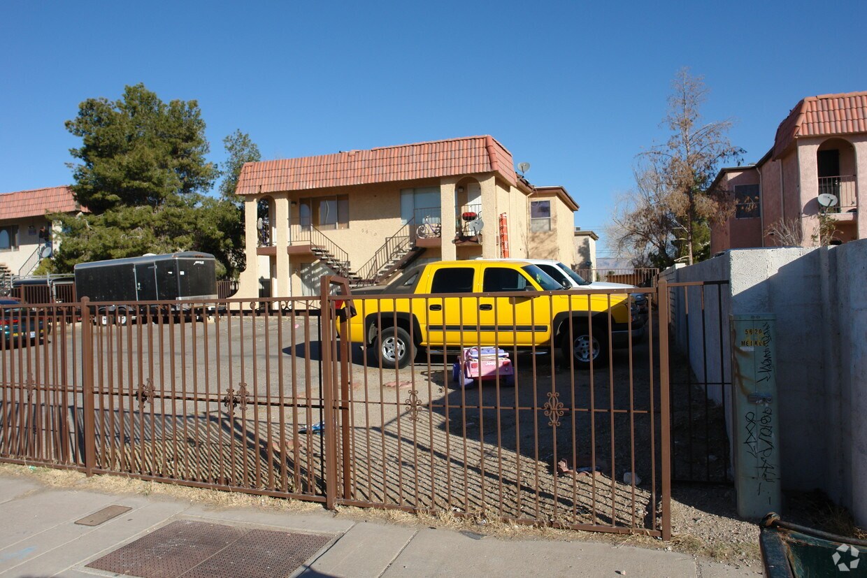 Primary Photo - 5620 Meikle Ln