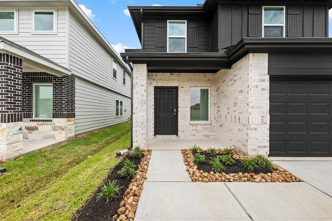 Building Photo - 16718 Paintbrush Holw Ln