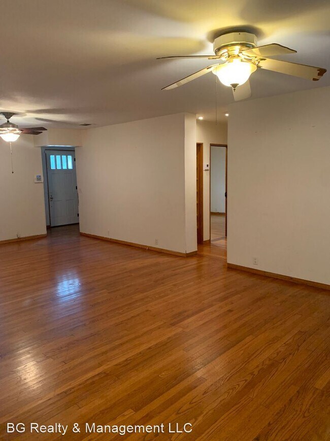Building Photo - 2 br, 1 bath House - 127 Adrienne St