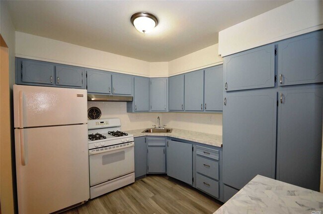 Building Photo - 57-24 Xenia St