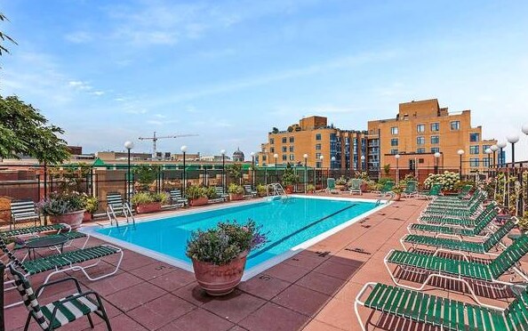 Awesome Rooftop Pool - 1420 N St NW