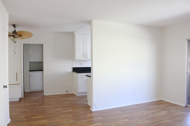 Building Photo - 854 9th St