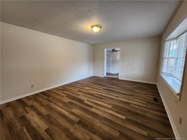 Foto del edificio - 7510 Bridgeman Dr