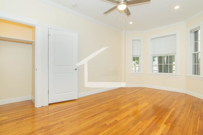 Foto del edificio - Spacious 1BR in Allston! Newer Renovations!