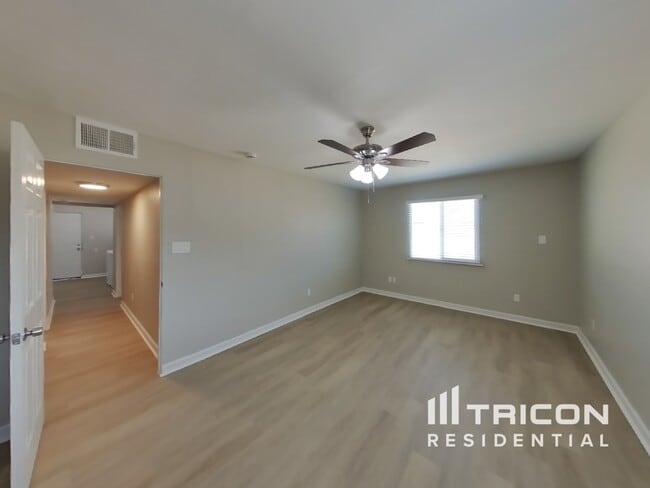 Foto del edificio - 6316 W Cavalier Dr