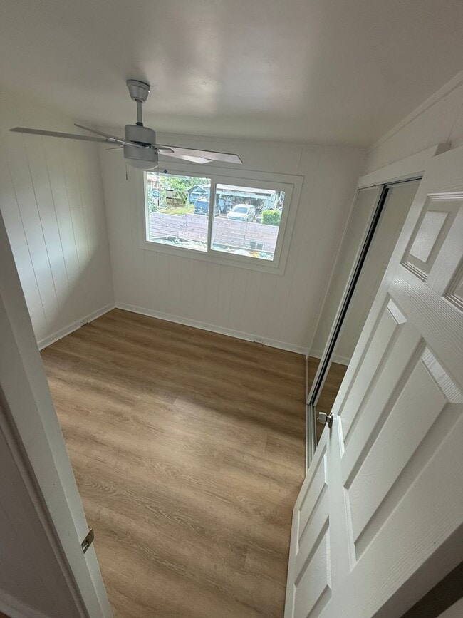 Building Photo - Fully renovated Laukona 5 bed 3 bath home