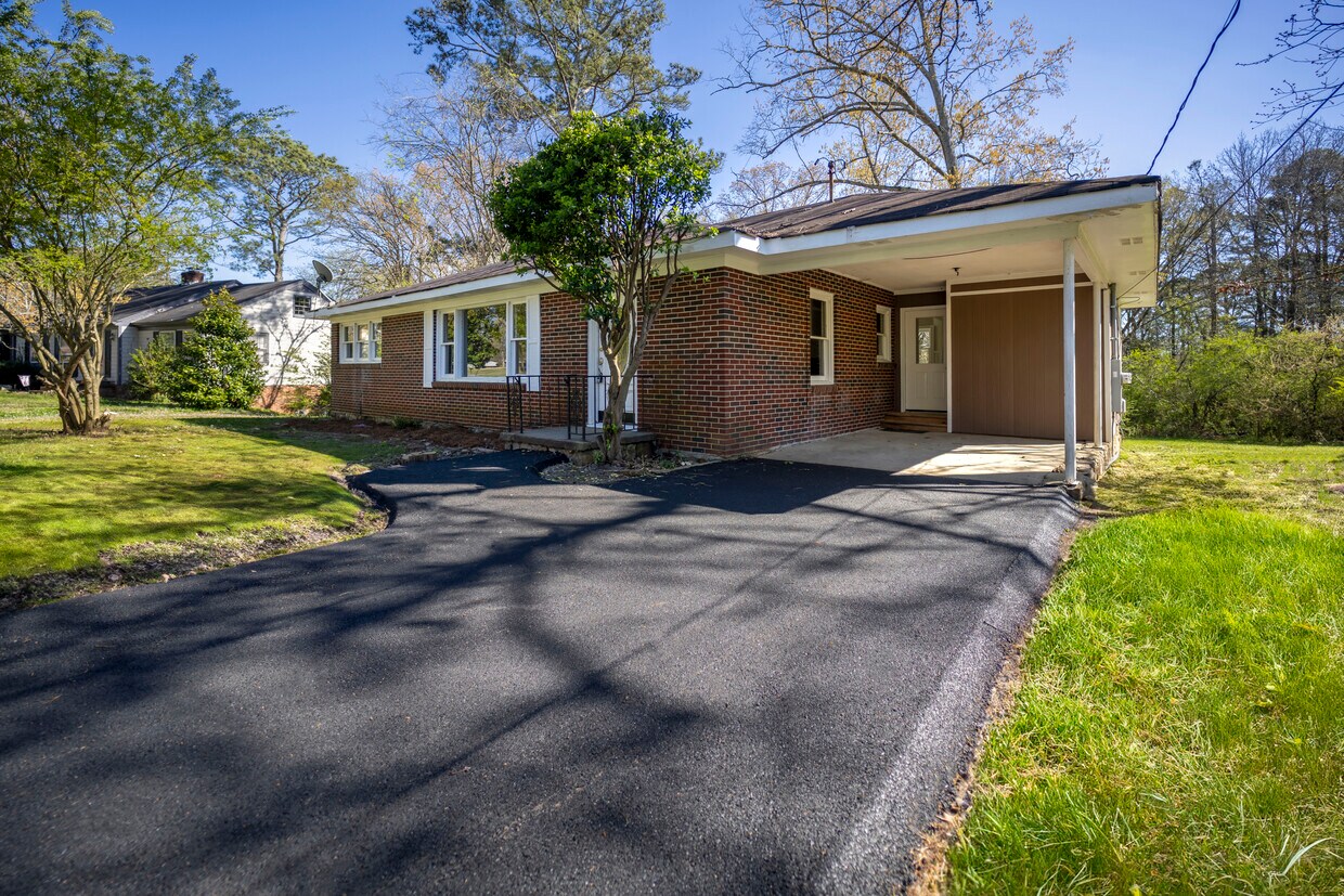 Foto principal - 2631 Lakeridge Cir NW