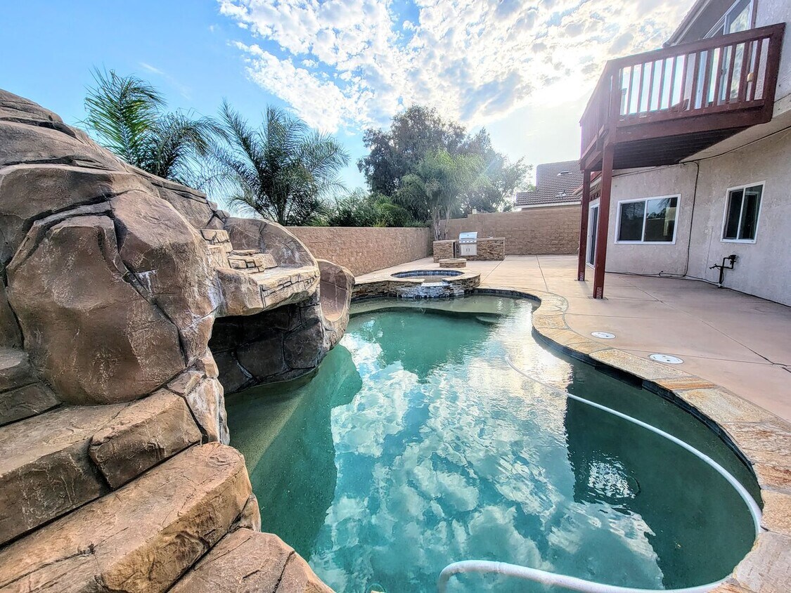 Foto principal - Pool House By Temecula Mall- Just Pure Ele...