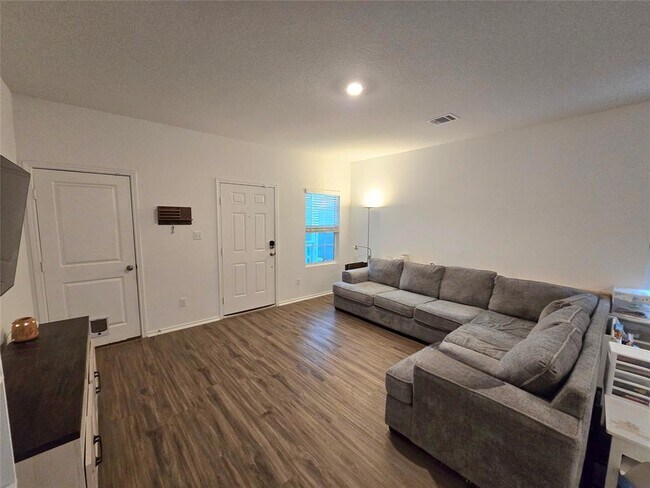 Foto del edificio - 1126 Cattail Ln