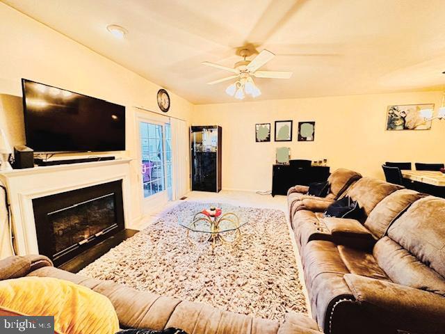 Foto del edificio - 110 Rock Creek Ct