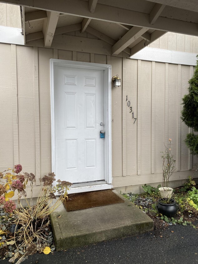 Primary Photo - 10317 15th Ave Ct E
