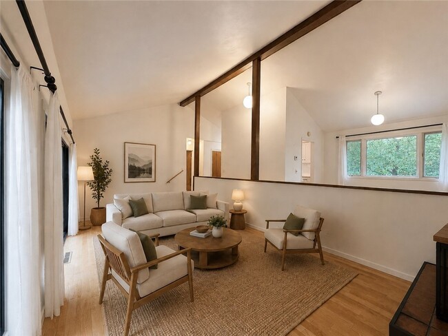 Building Photo - 142 Burleigh Dr