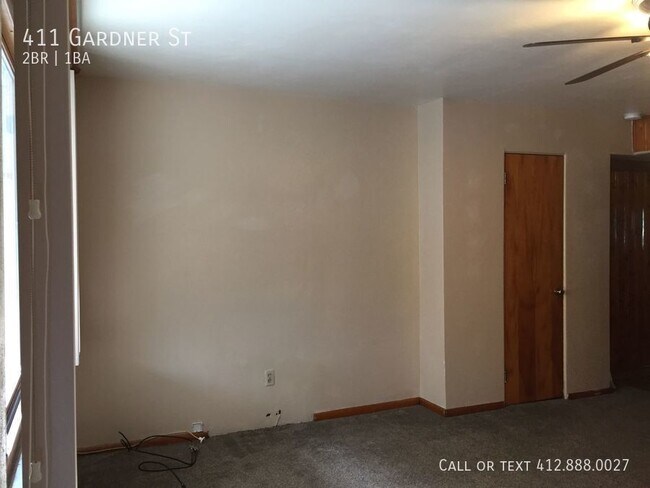 Building Photo - 2 bedroom house in McKees Rocks