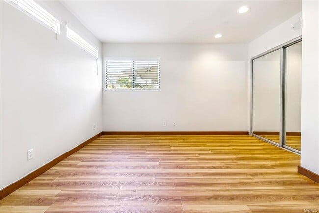 Building Photo - 1834 Rhodes St