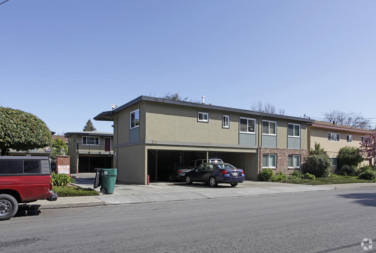 Building Photo - Coleman Apartments