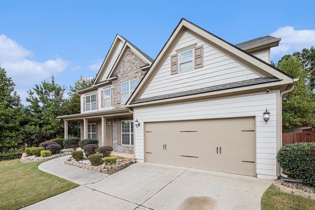 Building Photo - 726 Ivy Chase Loop