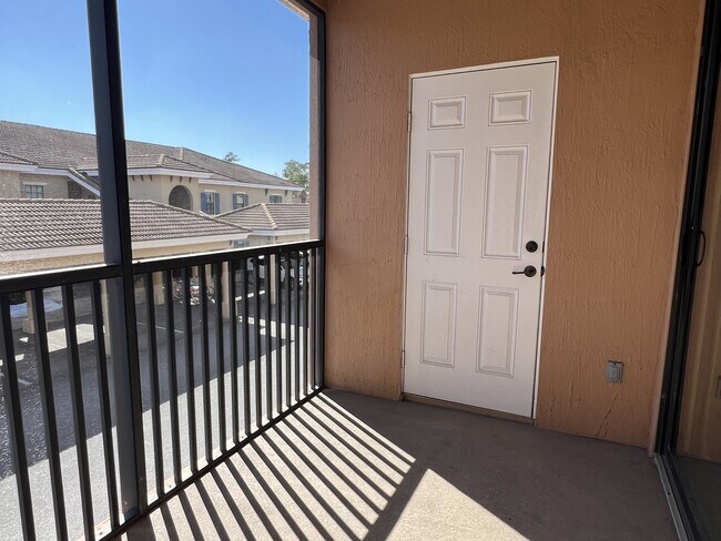 Foto del edificio - 300 Via Castilla