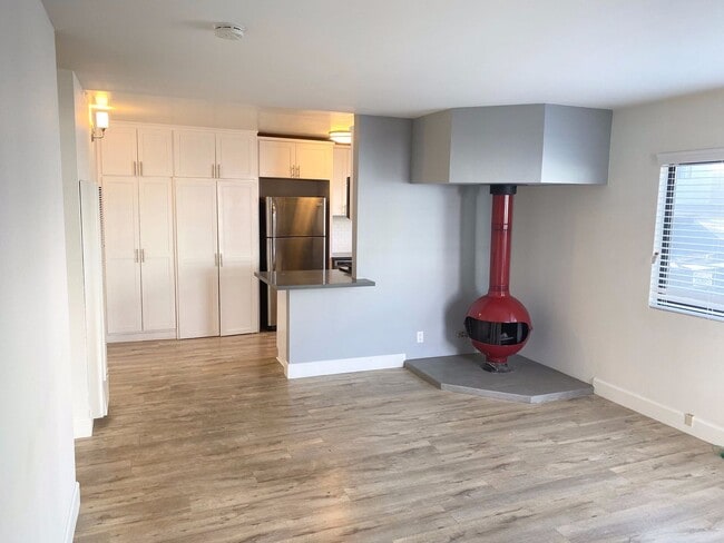 Photo - 521 Indiana St Apartment