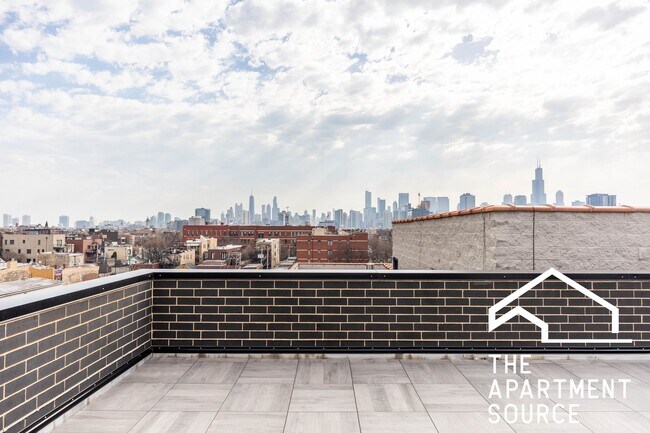 Foto del edificio - 1620 W Grand Ave