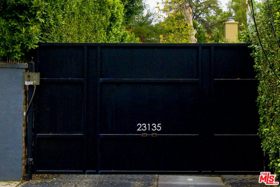 Primary Photo - 23135 Dolorosa St