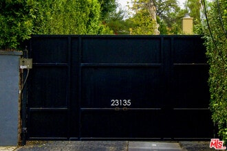 Building Photo - 23135 Dolorosa St