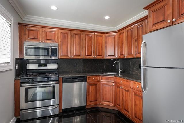 Foto del edificio - 239 Lakeland Ave