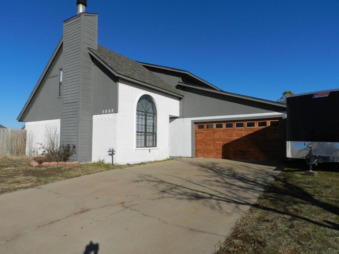 Primary Photo - 5002 SE 47th St