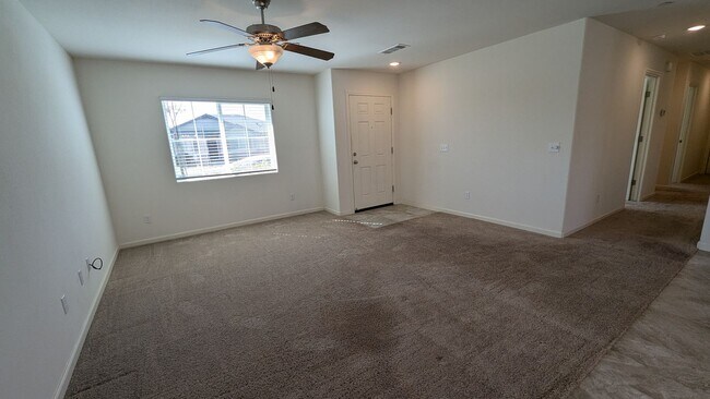 Foto del edificio - Beautiful 3 Bedroom 2 Bath Home in Cambria Estates