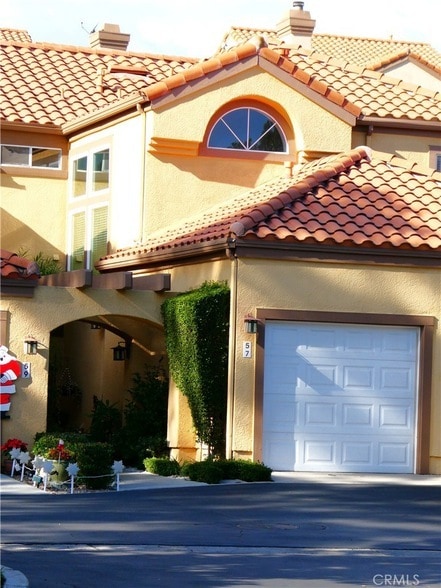 Primary Photo - 57 Via Falerno