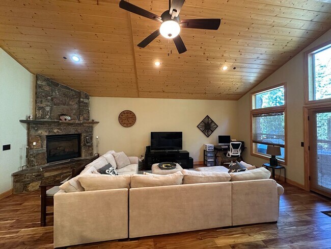 Foto del edificio - Beautiful Tahoe Donner Ski Lease