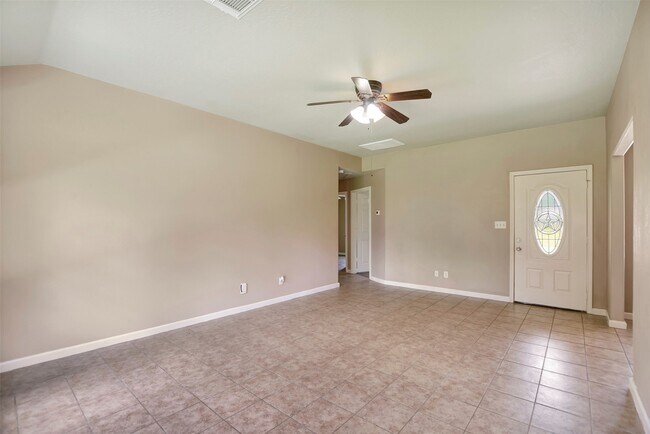 Building Photo - 10731 Royal Terrell Dr