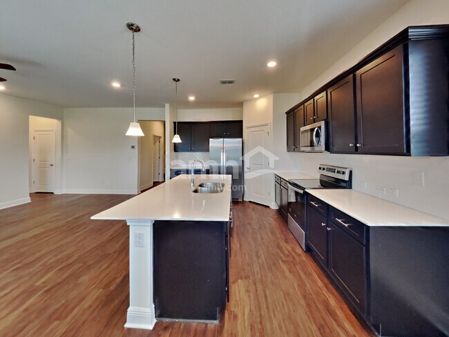 Foto del edificio - 27501 St Andrews Ave