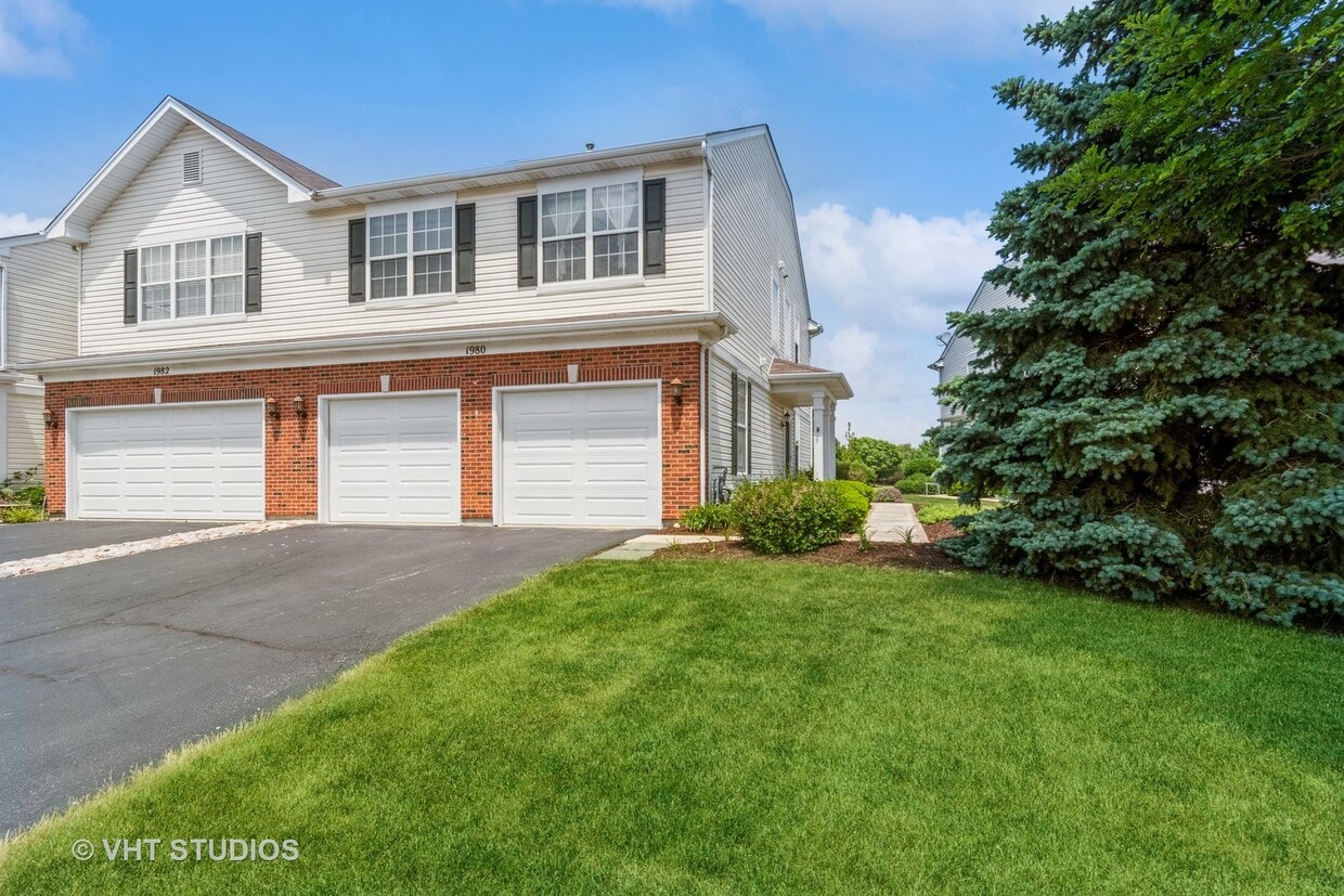 1980 W Cobblestone Rd, Romeoville, IL 60446 Townhome Rentals in