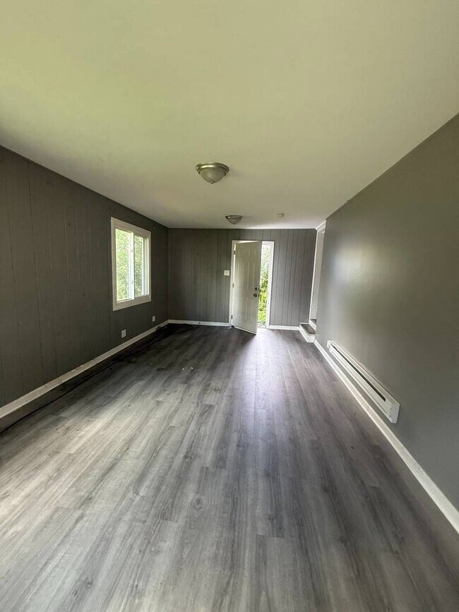 Foto del edificio - 16832 Bulger Ave