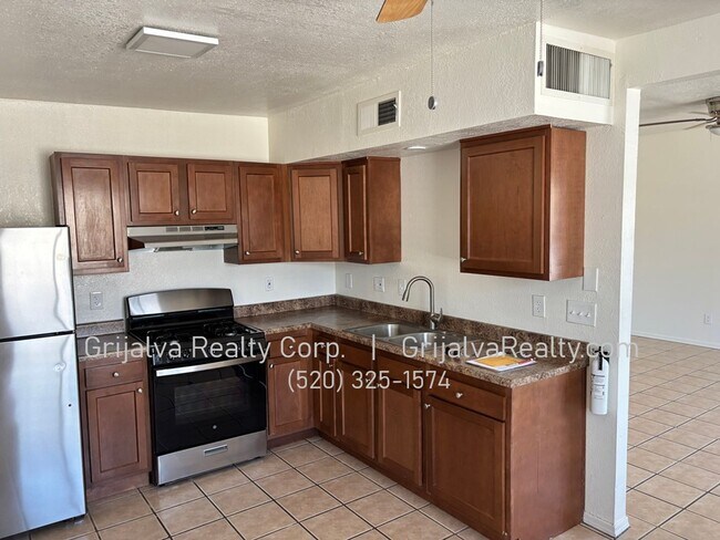 Foto del edificio - 5837 E 24th St