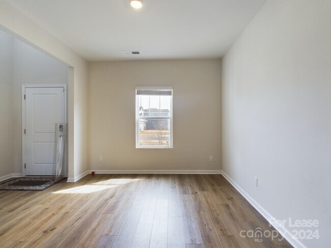 Building Photo - 103 Bird Dog Dr