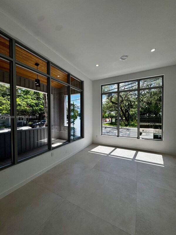 Foto del edificio - 3204 Plaza St