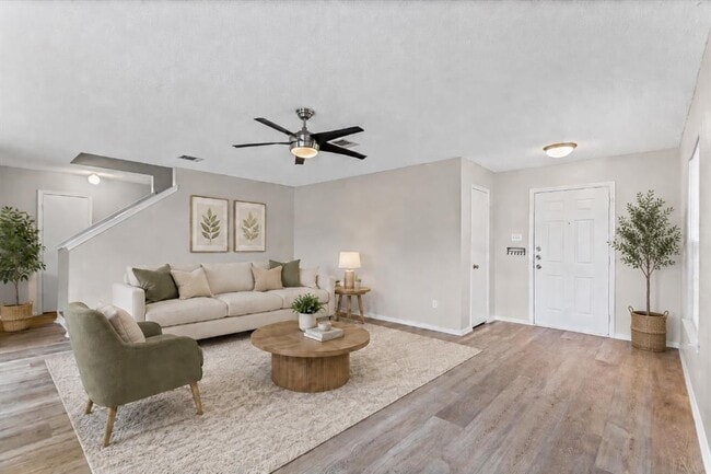 Building Photo - 2423 Byfield Dr