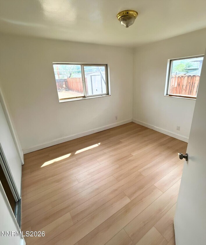 Foto del edificio - 1490 E 11th St