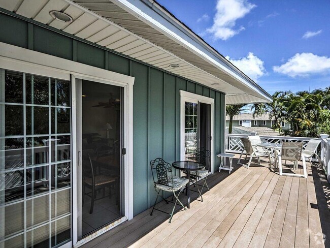 Building Photo - 835 N Kalaheo Ave