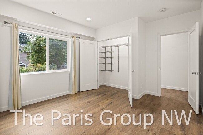 Foto del edificio - Delightful Magnolia 4br Remodel * Walkable Salmon Bay Location, Central Yet Quiet