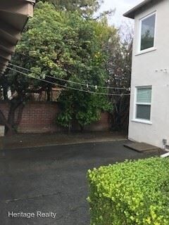 Foto del edificio - 922 Oak Ln