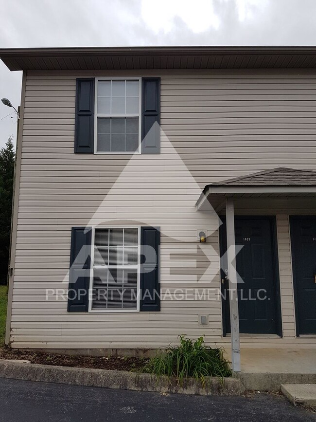 MOVE-IN SPECIAL,NO RENT TIL MAY 1ST! - Nice 2 Bd | 1.5 Ba Townhouse in West Knox Condo Community! - MOVE-IN SPECIAL,NO RENT TIL MAY 1ST! - Nice 2 Bd | 1.5 Ba Townhouse in West Knox Condo Community!