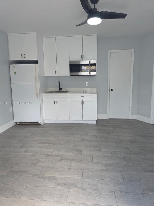 Foto del edificio - 9321 SW 26th St