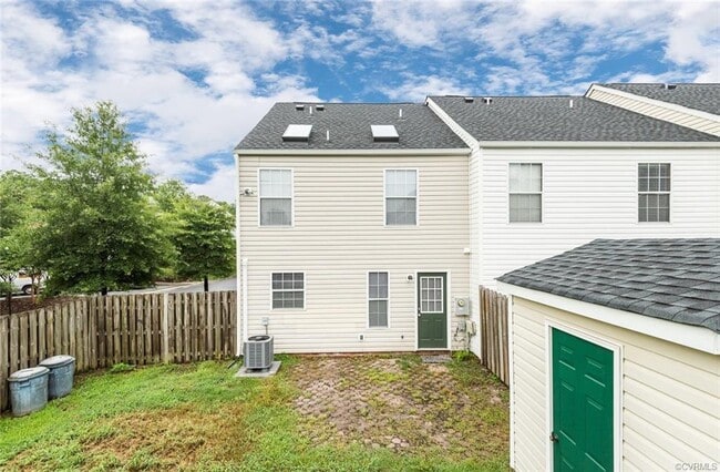 Building Photo - 10700 Oceana Ct