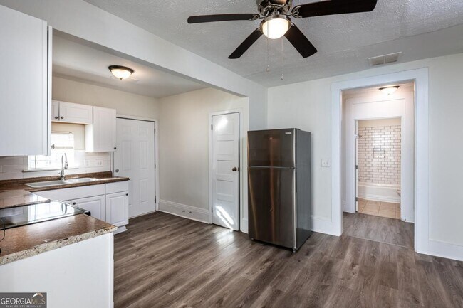 Foto del edificio - 404 Paines Ave NW
