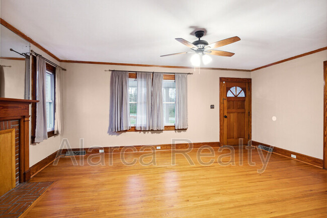 Building Photo - 6337 Freedom Dr