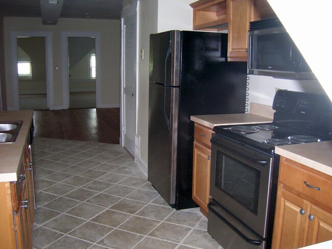 Building Photo - 2713 Eden Ave