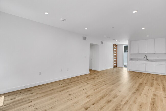 Ground floor common space - 1754 10th St
